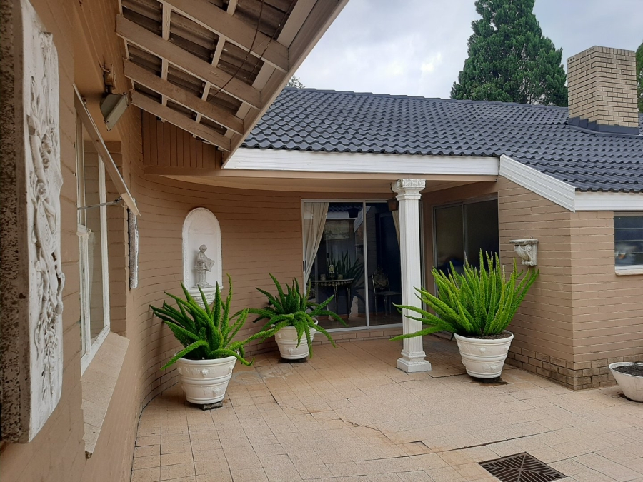 5 Bedroom Property for Sale in Jordania Free State